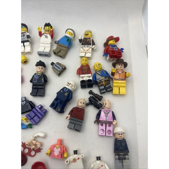 Lego Minifigures Random Lot Of 15 Plus Accessories & Parts - Picture 9 of 12